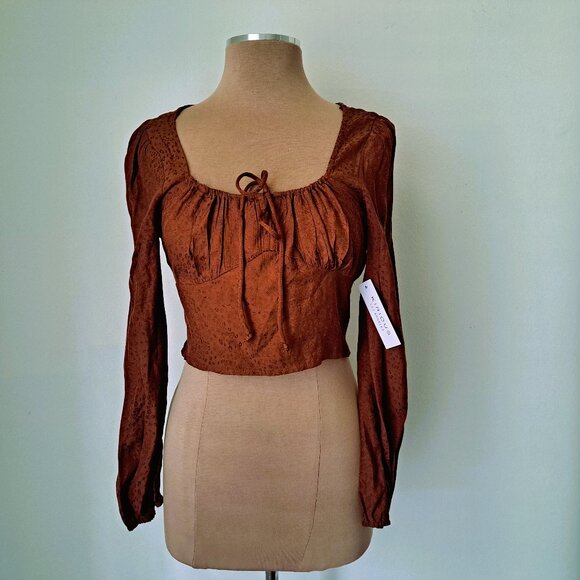 KIRIOUS LOS ANGELES Tops - Kirious  Juniors CropTop Long Sleeve Brown Color Size L NWT